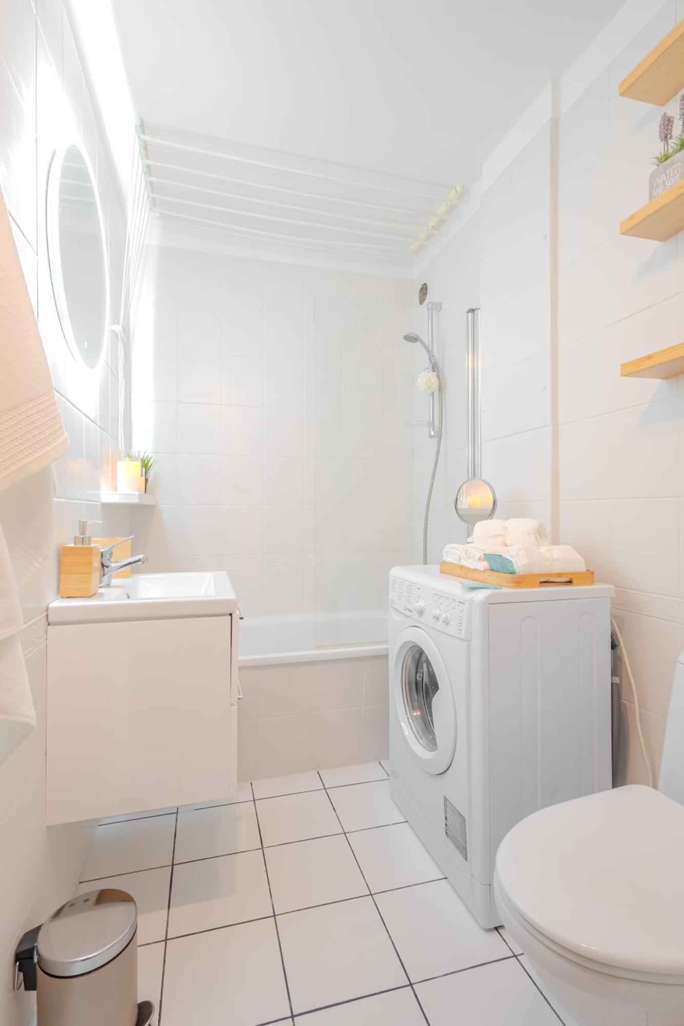 Apartamento Rezydencja Filmowa- Wygodny Apartament 10 Min Od Lotniska I Centrum Varsovia Exterior foto