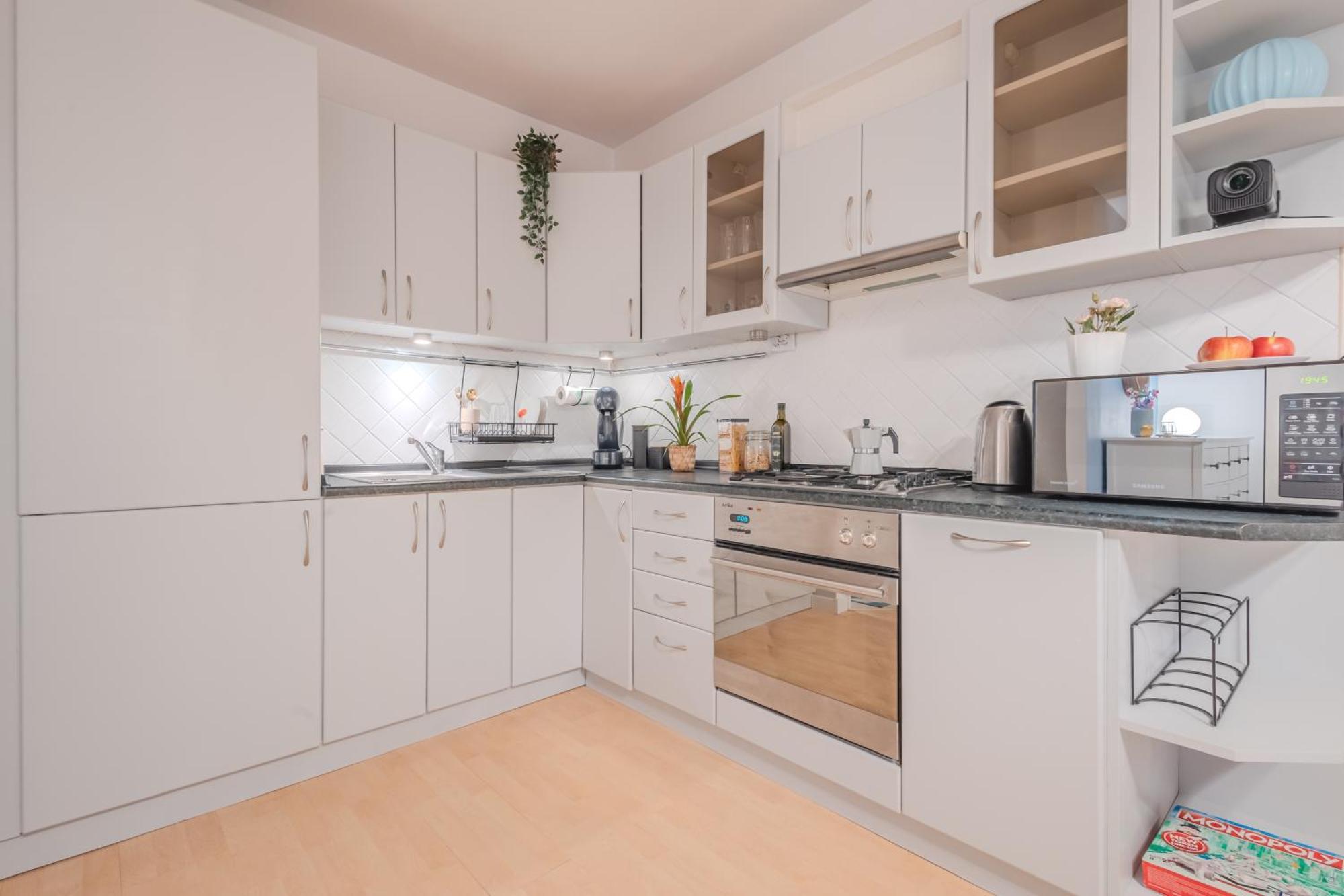 Apartamento Rezydencja Filmowa- Wygodny Apartament 10 Min Od Lotniska I Centrum Varsovia Exterior foto